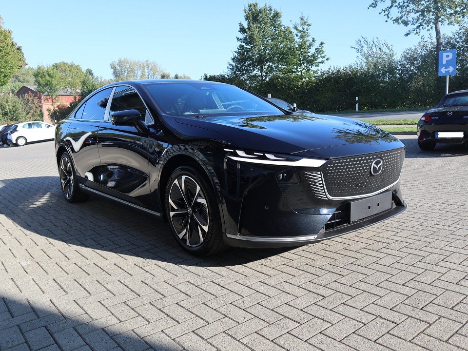 Fahrzeugabbildung Mazda 6E Takumi EV-258 LEDER PANO NAVI ACAA 360° HUD SHZ