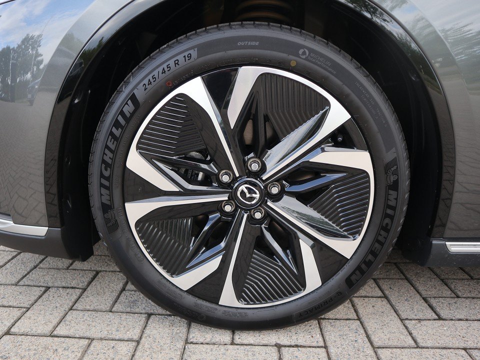 Fahrzeugabbildung Mazda 6E Takumi Plus EV-258 LEDER PANO NAVI ACAA 360° HUD SHZ