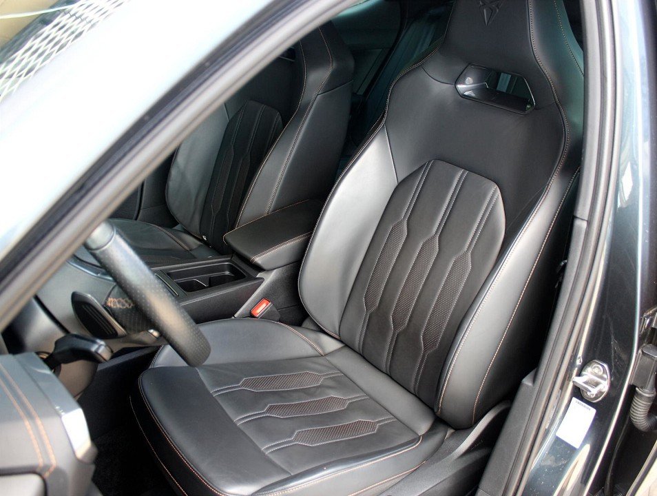 Fahrzeugabbildung CUPRA Leon 2.0 TSI DSG VZ LEDER NAVI BREMBO BEATS ACC DCC