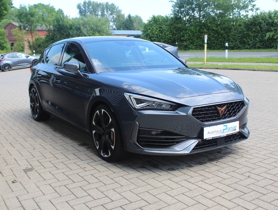 Fahrzeugabbildung CUPRA Leon 2.0 TSI DSG VZ LEDER NAVI BREMBO BEATS ACC DCC