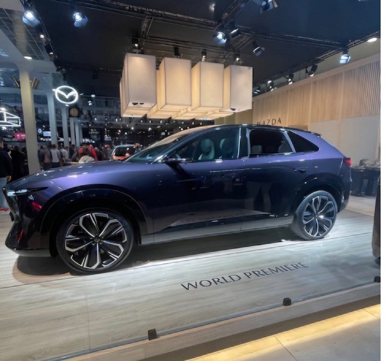 Fahrzeugabbildung Mazda CX-6e EV-258 Takumi Plus ELEKTRO PANO NAVI ACAA 360° HUD 21'