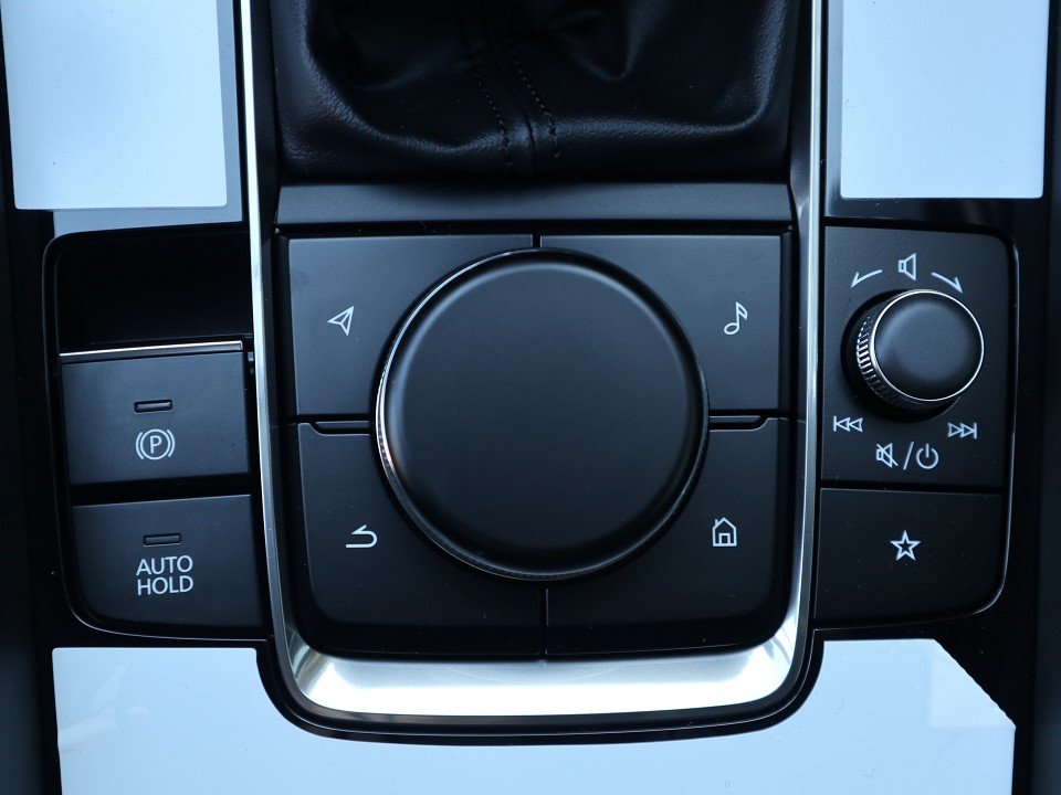 Fahrzeugabbildung Mazda 3 M-Hybrid G-140 AT Centre-Line DESI NAVI ACAA HUD MATRIX SHZ RFK BLUETOOTH