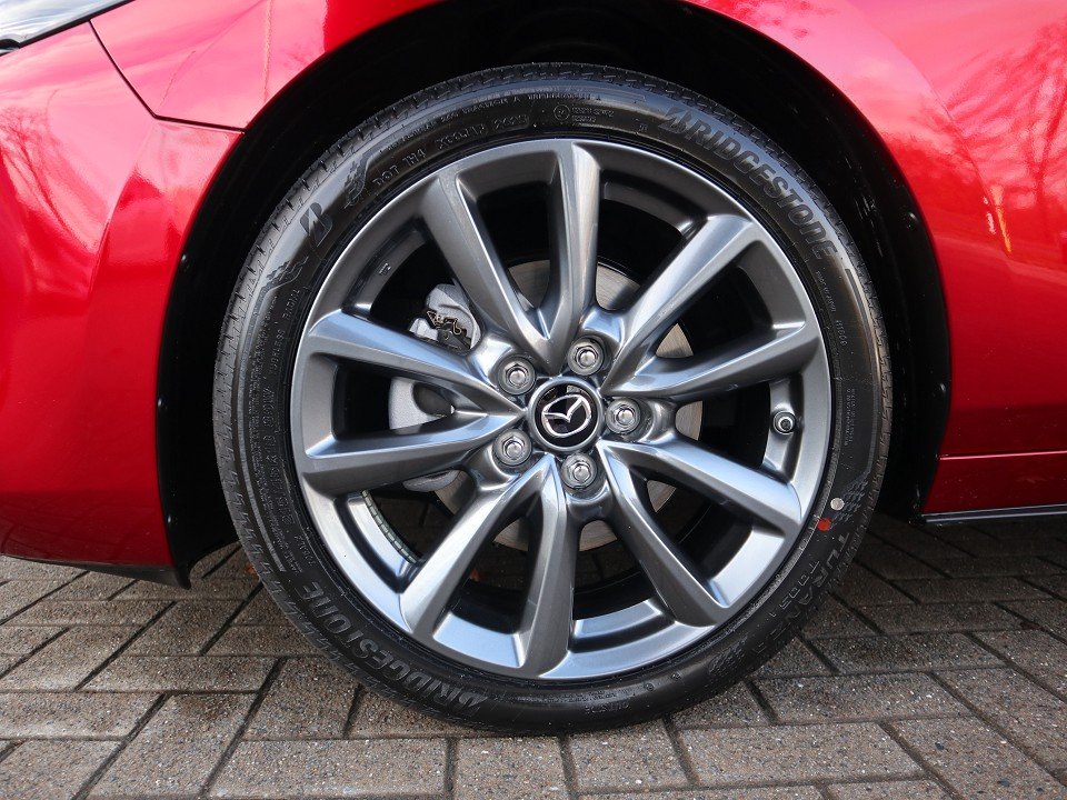 Fahrzeugabbildung Mazda 3 M-Hybrid G-140 AT Centre-Line DESI NAVI ACAA HUD MATRIX SHZ RFK BLUETOOTH