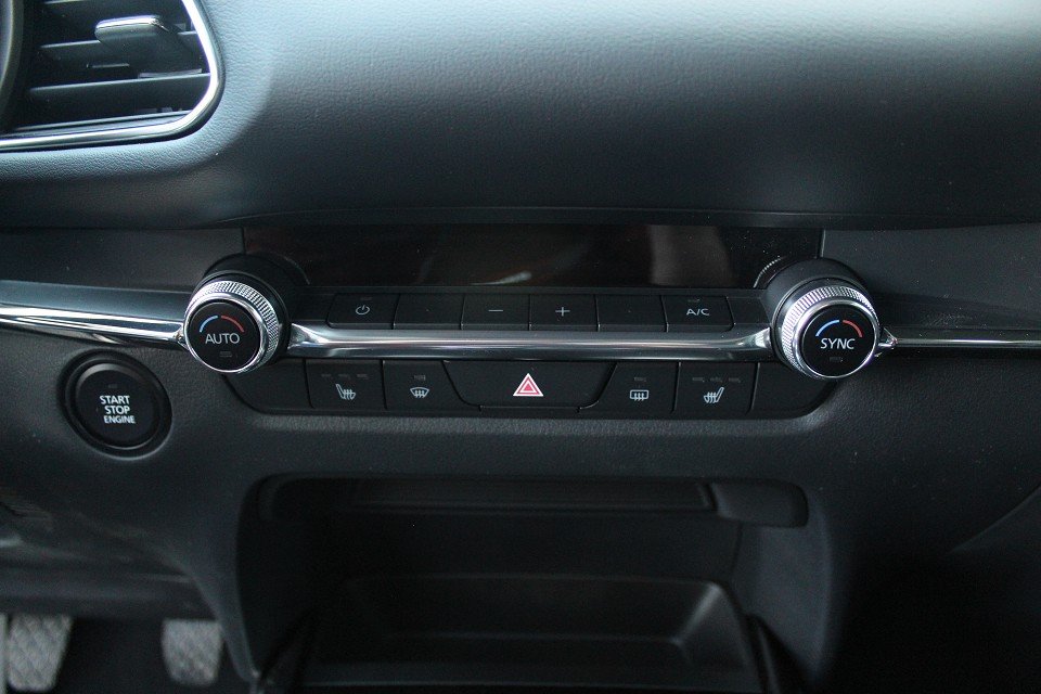 Fahrzeugabbildung Mazda CX-30 M-Hybrid G-150 Homura NAVI ACAA LED SHZ RFK LogIn 18-Zoll