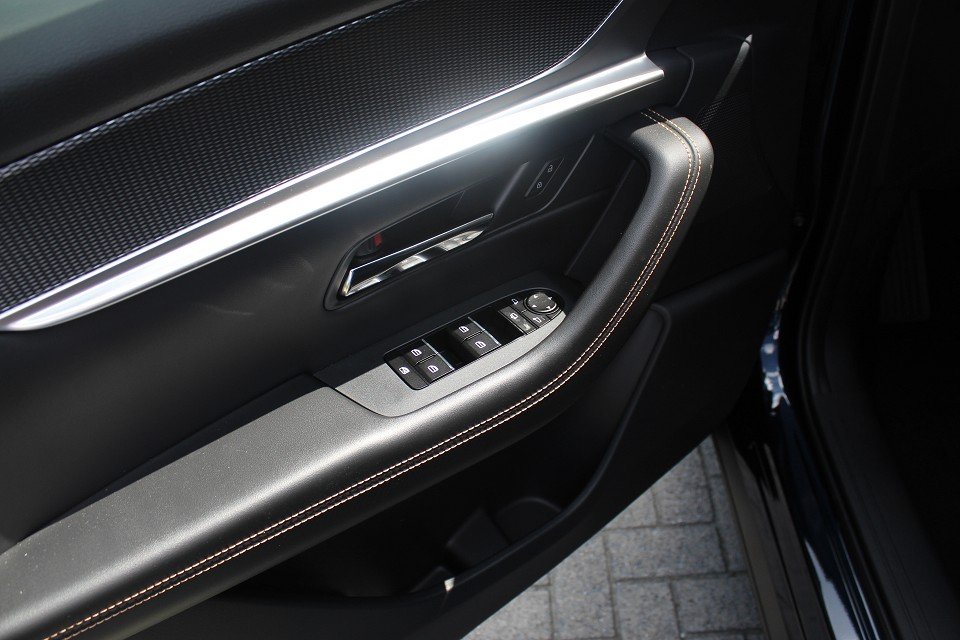 Fahrzeugabbildung Mazda CX-60 2026 D-200 AT Homura LEDER NAVI ACAA MATRIX HUD SHZ RFK LogIn