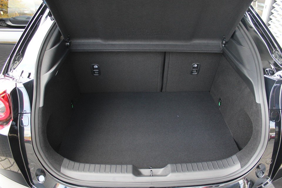 Fahrzeugabbildung Mazda MX-30 EV Advantage Industrial Vintage ELEKTRO NAVI el. Sitzv. SHZ RFK MATRIX