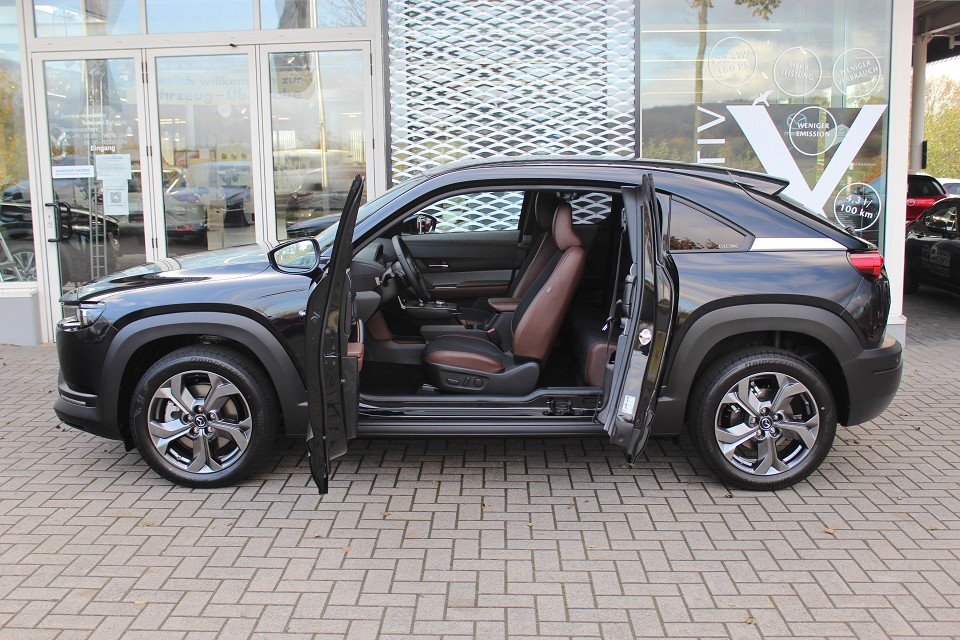 Fahrzeugabbildung Mazda MX-30 EV Advantage Industrial Vintage ELEKTRO NAVI el. Sitzv. SHZ RFK MATRIX