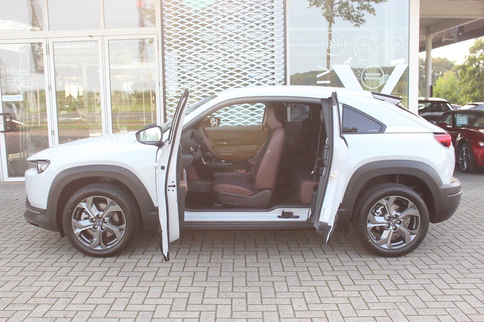 Fahrzeugabbildung Mazda MX-30 EV Advantage Industrial Vintage ELEKTRO NAVI el. Sitzv. SHZ RFK MATRIX