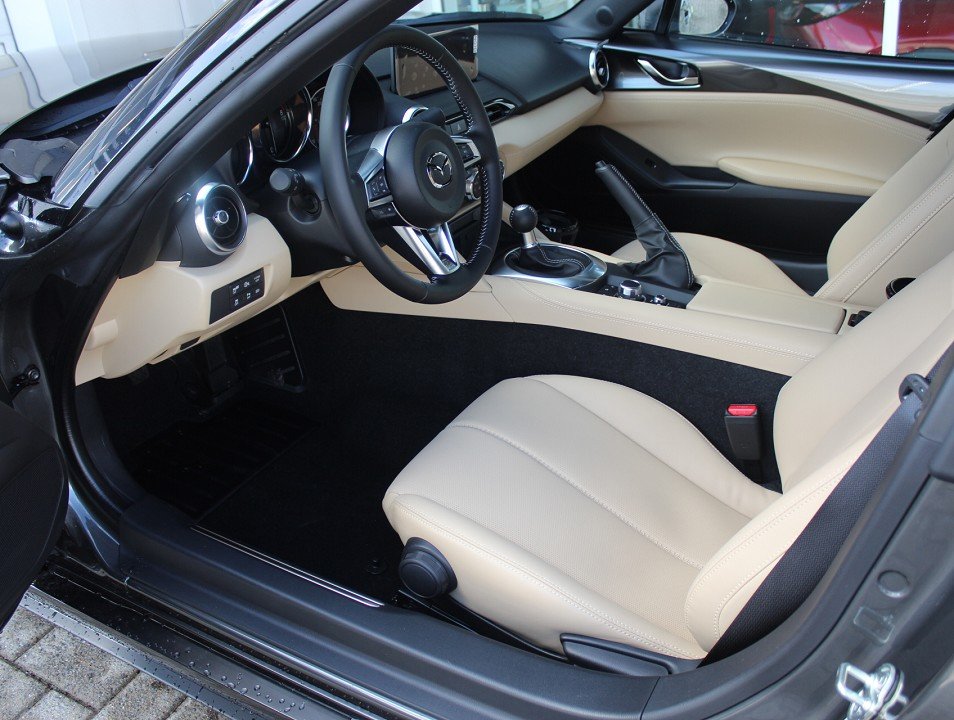 Fahrzeugabbildung Mazda MX-5 2026 G-132 Kazari *Sofort*Aktion* LEDER NAVI ACAA BOSE MATRIX RFK SHZ