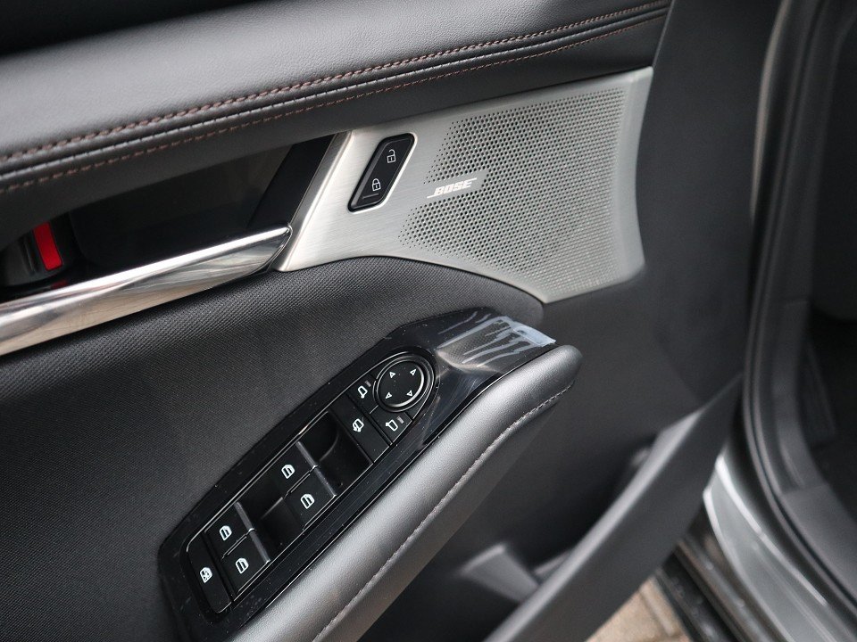 Fahrzeugabbildung Mazda 3 M-Hybrid G-140 Exclusive-Line *Sofort*Aktion* NAVI ACAA SHZ HUD 360° MATRIX BOSE