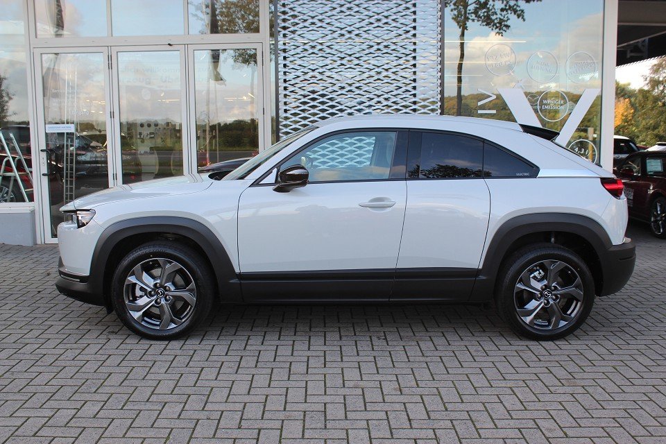 Fahrzeugabbildung Mazda MX-30 EV Advantage Modern Confidence Allwetter NAVI el. Sitzv. SHZ RFK MATRIX