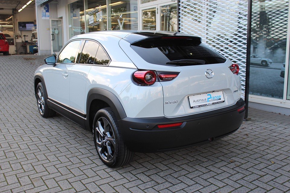 Fahrzeugabbildung Mazda MX-30 EV Advantage Modern Confidence Allwetter NAVI el. Sitzv. SHZ RFK MATRIX