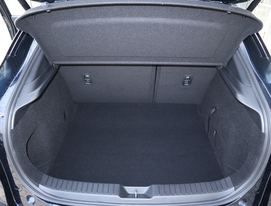 Fahrzeugabbildung Mazda CX-30 M-Hybrid G-150 Selection DES-P ACT-P AHK MATRIX 360° EPH SHZ LHZ LogIn