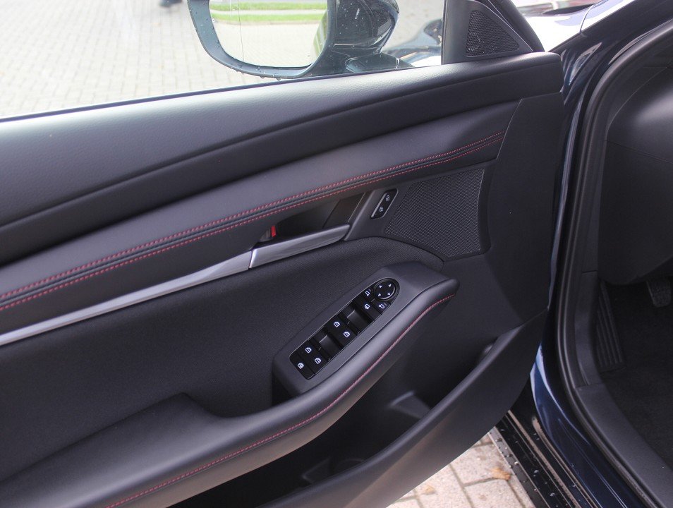 Fahrzeugabbildung Mazda 3 2027 G-140 Homura *Sofort*Aktion* NAVI ACAA SHZ HUD RFK VOLL-LED
