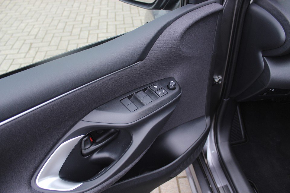 Fahrzeugabbildung Mazda 2 Hybrid 1.5L VVT-i 116 PS CVT Centre-Line *Sofort*Aktion* ACAA RFK MRCC ALU DAB SHZ Bluetooth