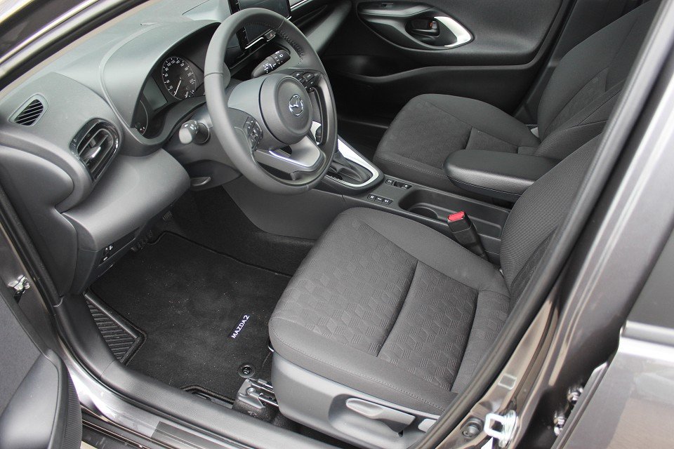 Fahrzeugabbildung Mazda 2 Hybrid 1.5L VVT-i 116 PS CVT Centre-Line *Sofort*Aktion* ACAA RFK MRCC ALU DAB SHZ Bluetooth