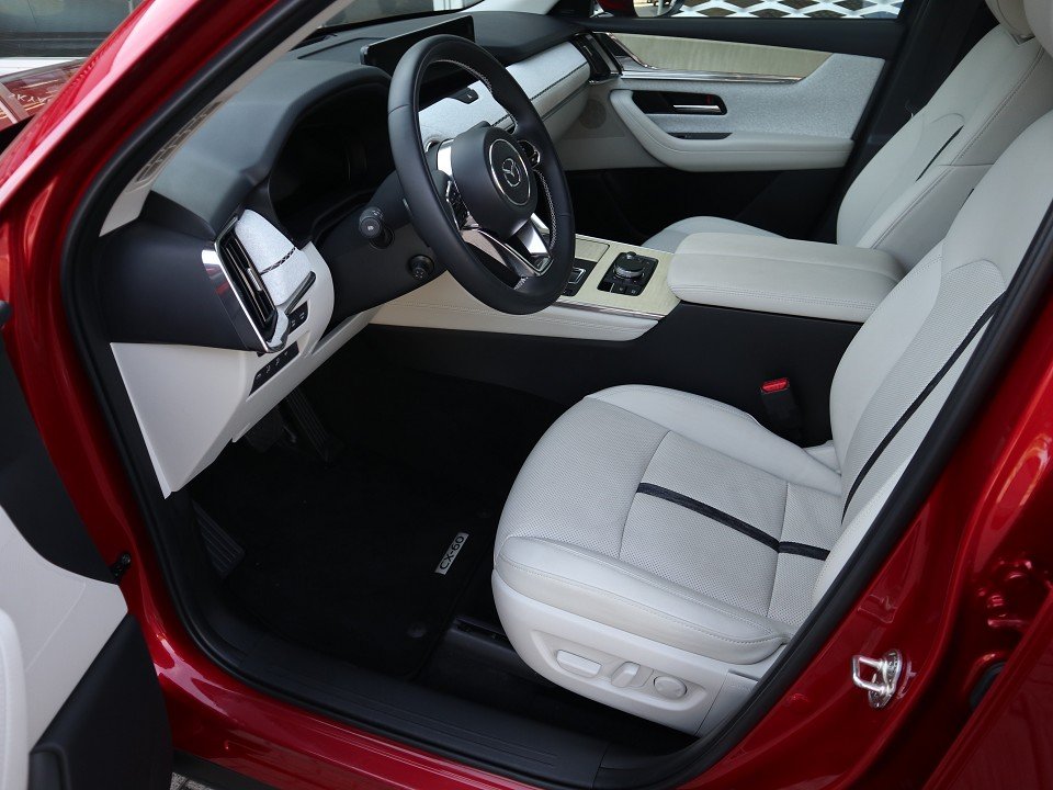 Fahrzeugabbildung Mazda CX-60 Takumi D-254 AWD AT PRE-COM-P CON-P DA-P PAN-P Leder el.Sitzv. 360° BOSE MATRIX