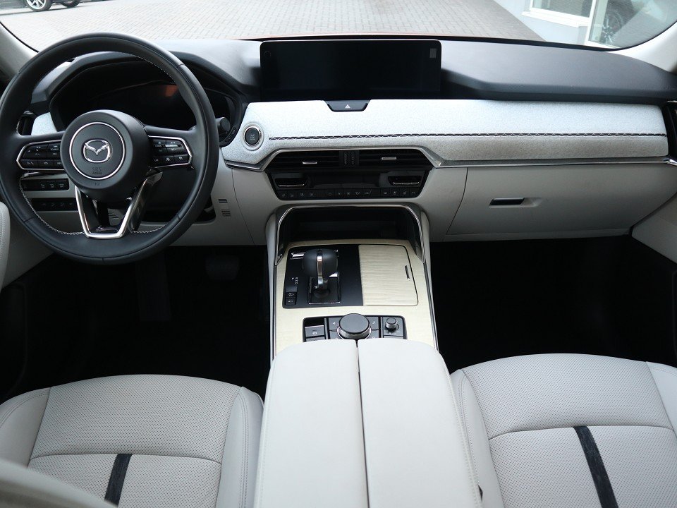 Fahrzeugabbildung Mazda CX-60 Takumi D-254 AWD AT PRE-COM-P CON-P DA-P PAN-P Leder el.Sitzv. 360° BOSE MATRIX