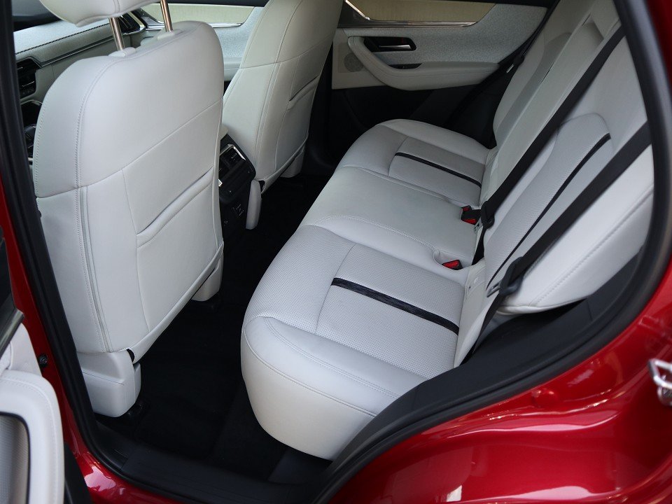 Fahrzeugabbildung Mazda CX-60 Takumi D-254 AWD AT PRE-COM-P CON-P DA-P PAN-P Leder el.Sitzv. 360° BOSE MATRIX