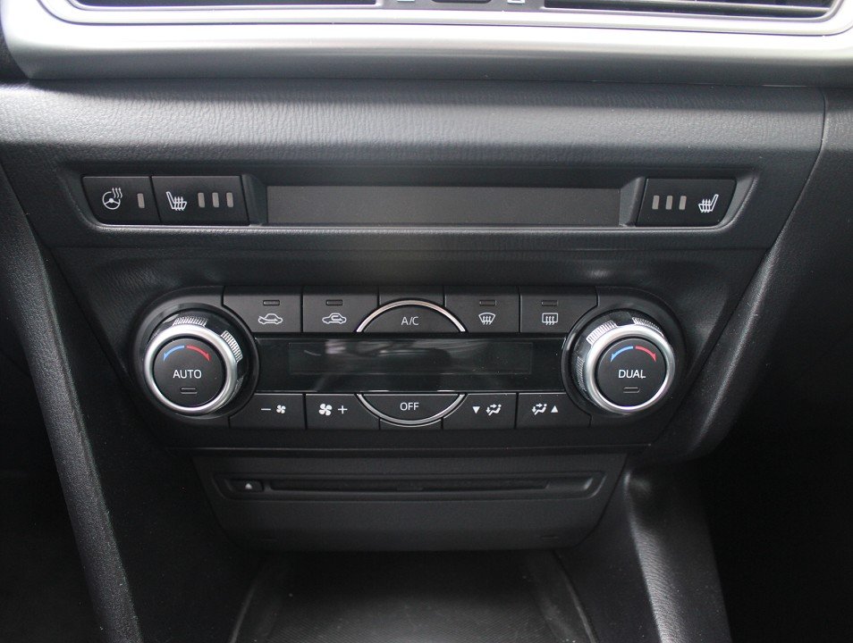 Fahrzeugabbildung Mazda 3 G-120 Exclusive-Line LED EPH SHZ LHZ MZD TEMPOMAT