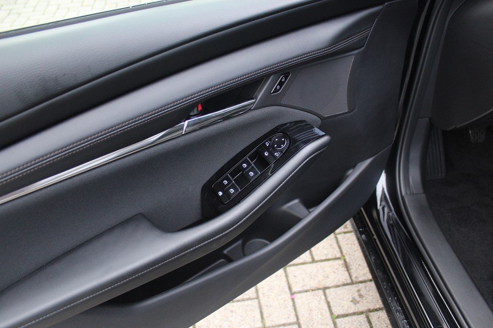 Fahrzeugabbildung Mazda 3 FB M-Hybrid X-186 AT Exclusive-Line GSD *Sofort* NAVI ACAA HUD MATRIX MRCC SHZ BOSE 360°