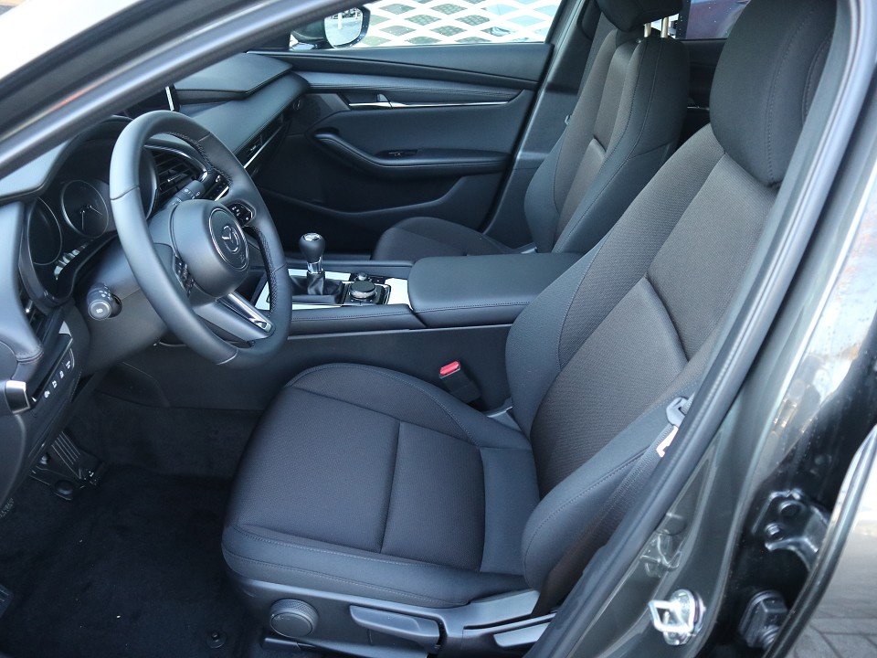 Fahrzeugabbildung Mazda 3 M-Hybrid G-140 Centre-Line DESI *Winter-Aktion* NAVI ACAA SHZ HUD RFK MATRIX