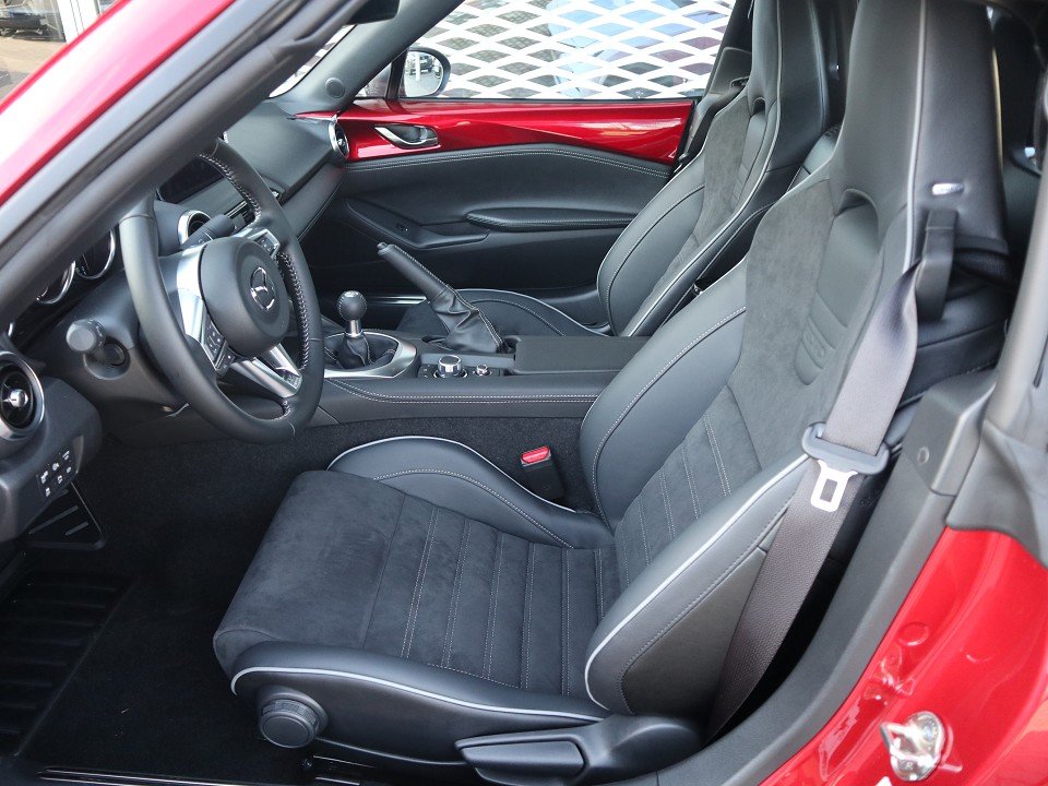 Fahrzeugabbildung Mazda MX-5 2027 RF RHT G-136 Homura Recaro Bilstein Brembo Matrix SCBS