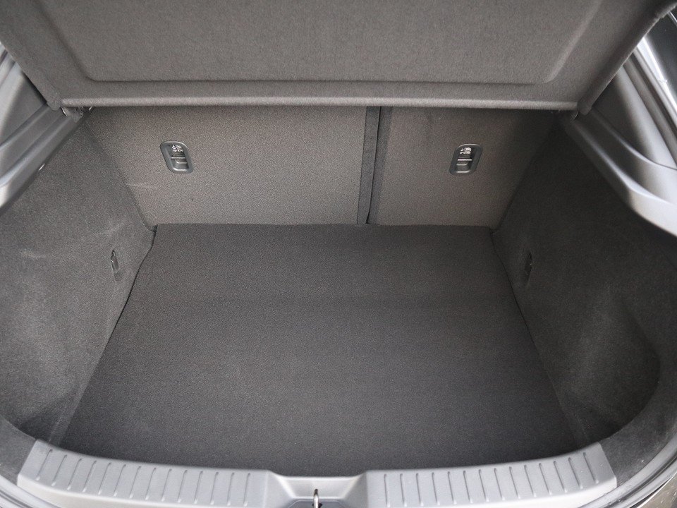 Fahrzeugabbildung Mazda CX-30 2027 M-Hybrid G-140 AT Makoto NAVI ACAA BOSE HUD 360° SHZ