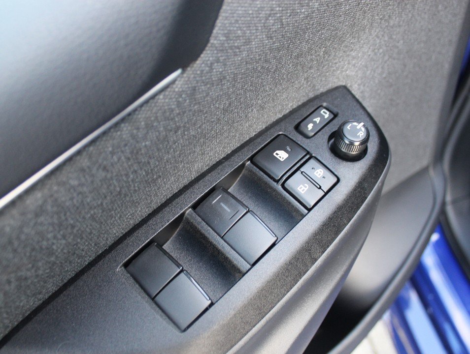 Fahrzeugabbildung Toyota Yaris Hybrid 1.5 Dual-VVT-iE Style Teil-Leder LED RKF SHZ ACAA