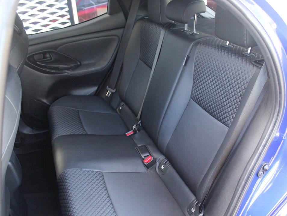 Fahrzeugabbildung Toyota Yaris Hybrid 1.5 Dual-VVT-iE Style Teil-Leder LED RKF SHZ ACAA