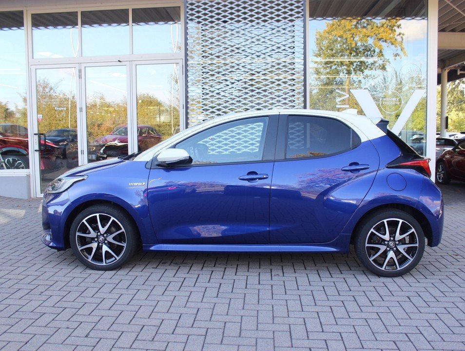 Fahrzeugabbildung Toyota Yaris Hybrid 1.5 Dual-VVT-iE Style Teil-Leder LED RKF SHZ ACAA