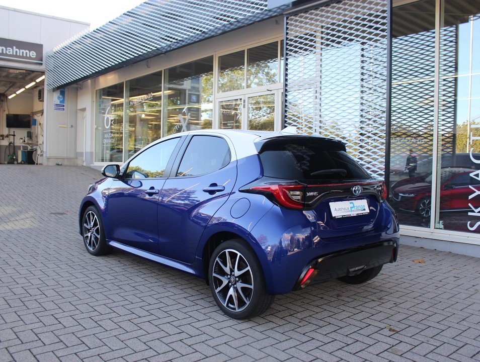 Fahrzeugabbildung Toyota Yaris Hybrid 1.5 Dual-VVT-iE Style Teil-Leder LED RKF SHZ ACAA