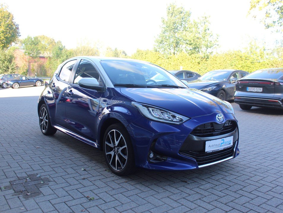Fahrzeugabbildung Toyota Yaris Hybrid 1.5 Dual-VVT-iE Style Teil-Leder LED RKF SHZ ACAA