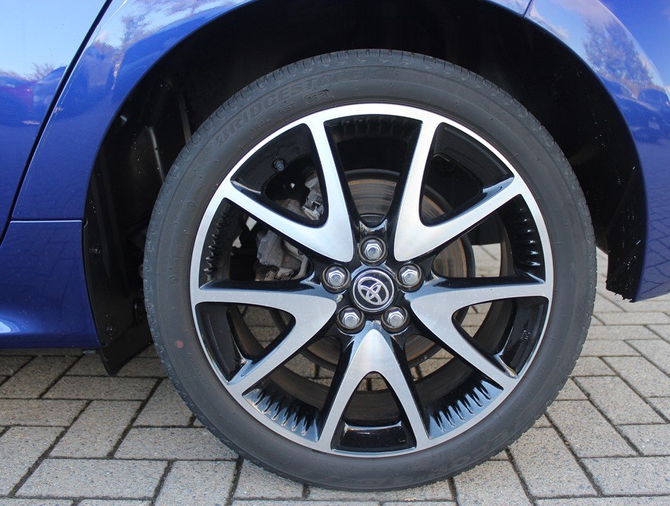 Fahrzeugabbildung Toyota Yaris Hybrid 1.5 Dual-VVT-iE Style Teil-Leder LED RKF SHZ ACAA