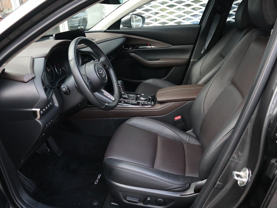 Fahrzeugabbildung Mazda CX-30 M-Hybrid G-140 AT Takumi LEDER-S *Dezember-Aktion* Allwetter el.Sitzv. BOSE MATRIX 360°