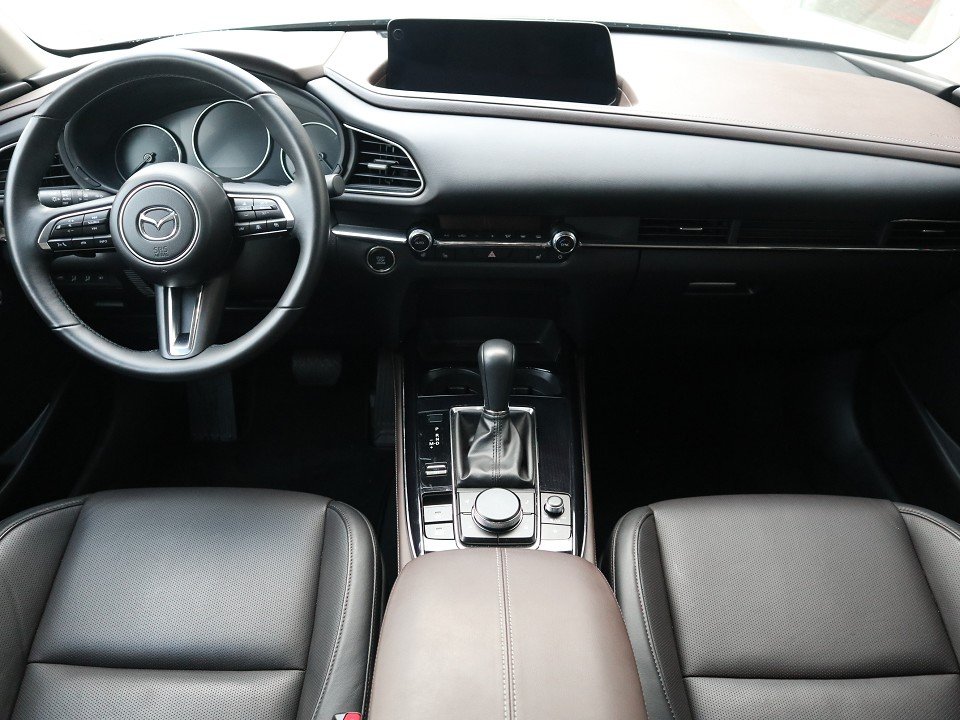 Fahrzeugabbildung Mazda CX-30 M-Hybrid G-140 AT Takumi LEDER-S *Dezember-Aktion* Allwetter el.Sitzv. BOSE MATRIX 360°