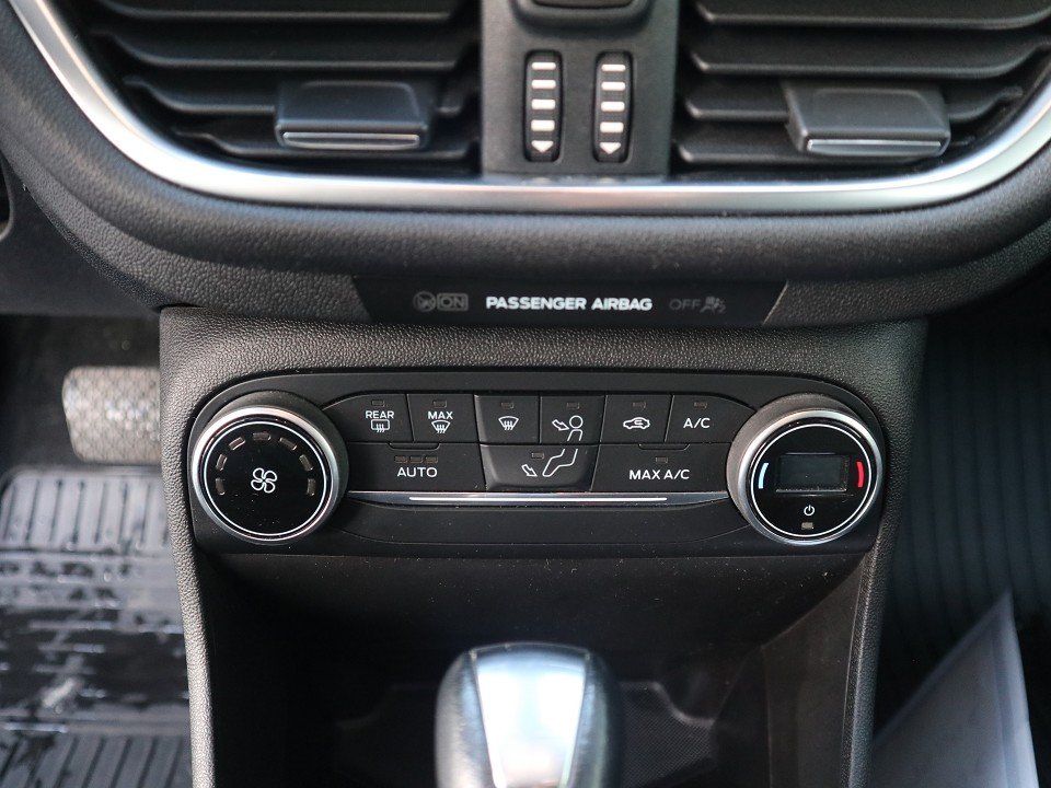 Fahrzeugabbildung Ford Fiesta 1.0 EcoBoost AT Titanium NAVI RFK EPH BLUETOOTH ALU DAB