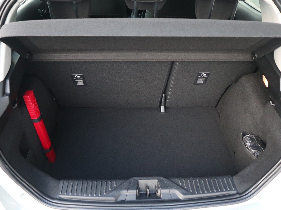 Fahrzeugabbildung Ford Fiesta 1.0 EcoBoost AT Titanium NAVI RFK EPH BLUETOOTH ALU DAB