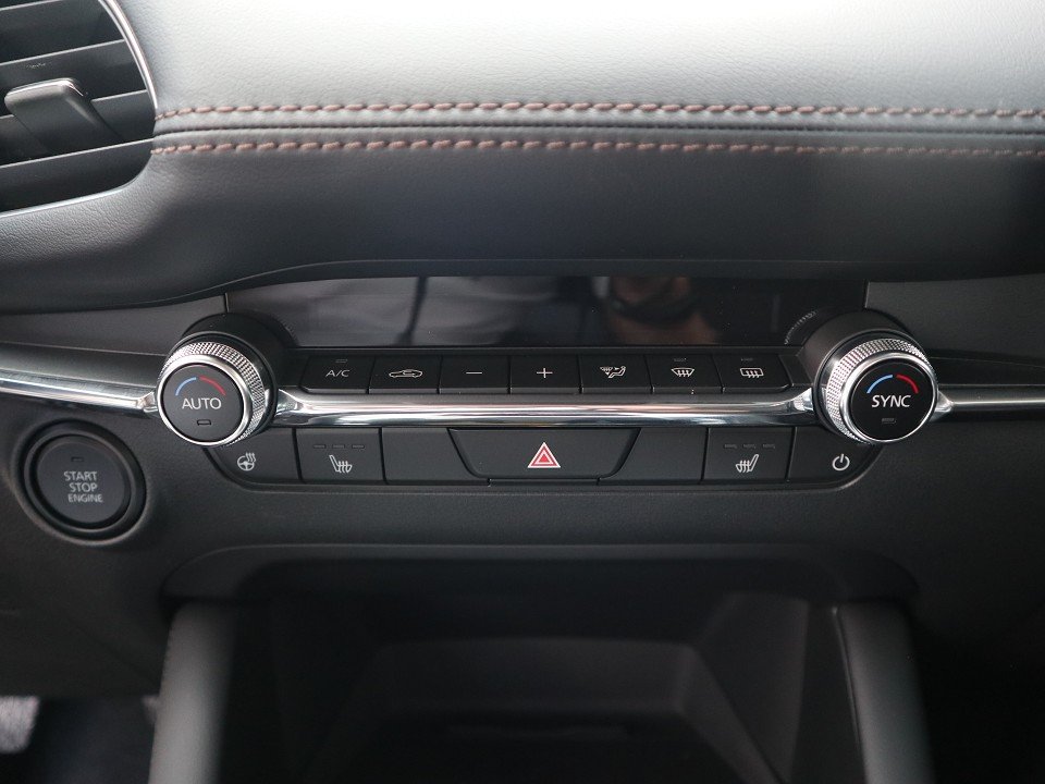 Fahrzeugabbildung Mazda 3 FB 2027 M-Hybrid G-140 Centre-Line NAVI ACAA Voll-LED SHZ HUD RFK