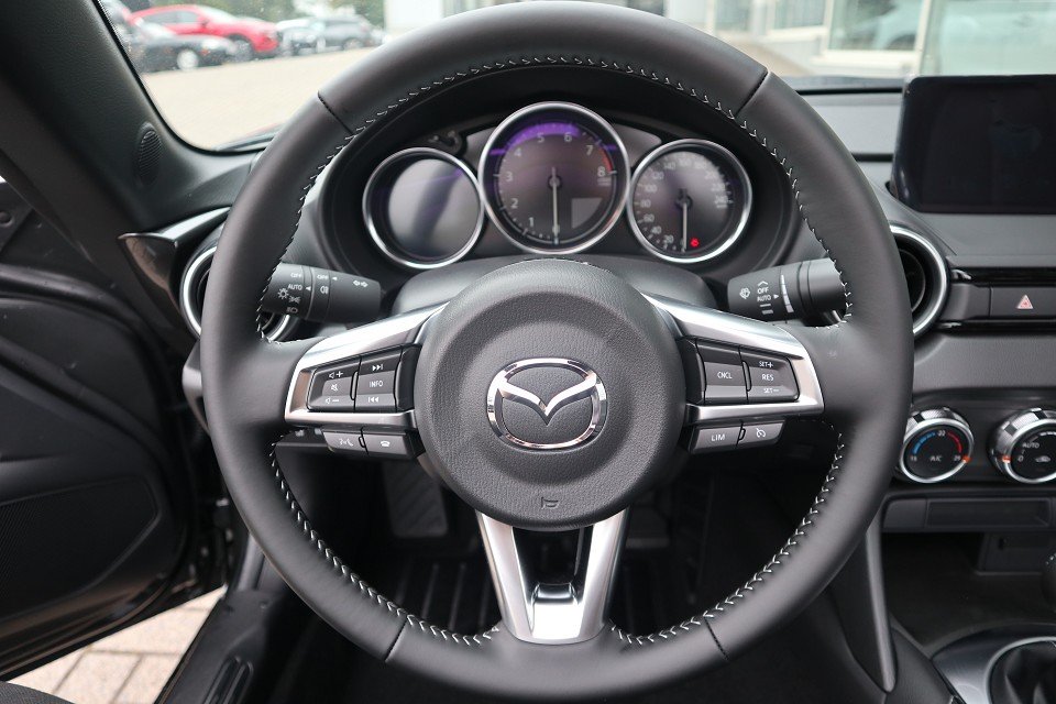 Fahrzeugabbildung Mazda MX-5 2026 G-132 Exclusive-Line LEDER NAVI ACAA BOSE RFK SHZ