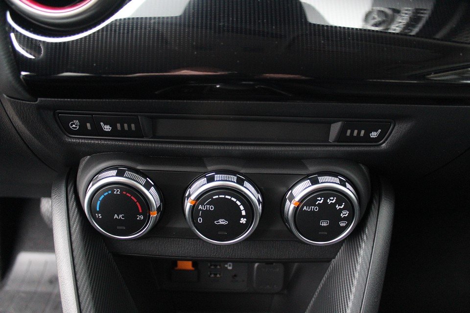 Fahrzeugabbildung Mazda 2 G-90 AT Homura TOU-P2 ACAA SHZ KLIMA LED RFK TEMPOMAT