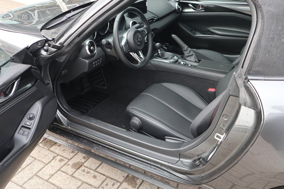 Fahrzeugabbildung Mazda MX-5 2027 G-136 Exclusive-Line LEDER MATRIX BOSE RFK SHZ