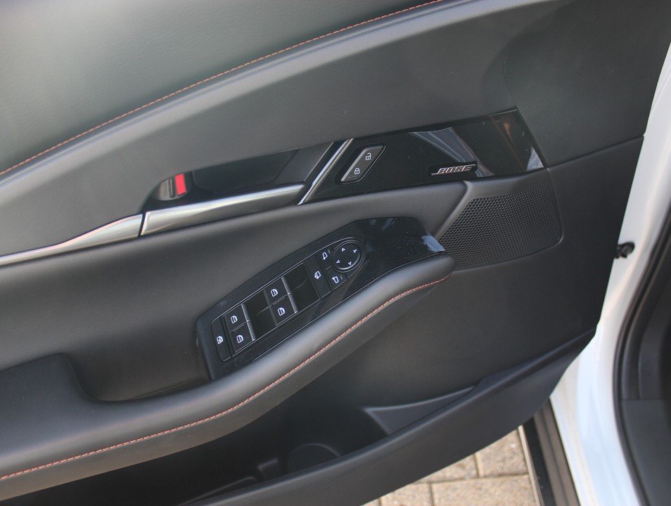 Fahrzeugabbildung Mazda CX-30 M-Hybrid G-140 Nagisa *Aktion* Teil-Leder el.Sitzv. BOSE SHZ RFK