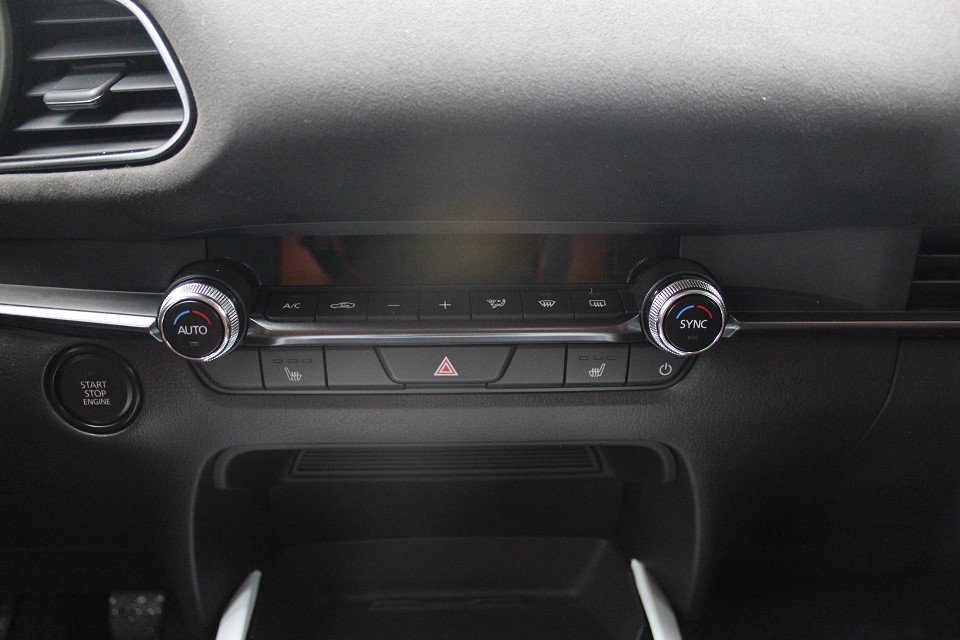 Fahrzeugabbildung Mazda CX-30 M-Hybrid G-140 Nagisa *Aktion* Teil-Leder el.Sitzv. BOSE SHZ RFK