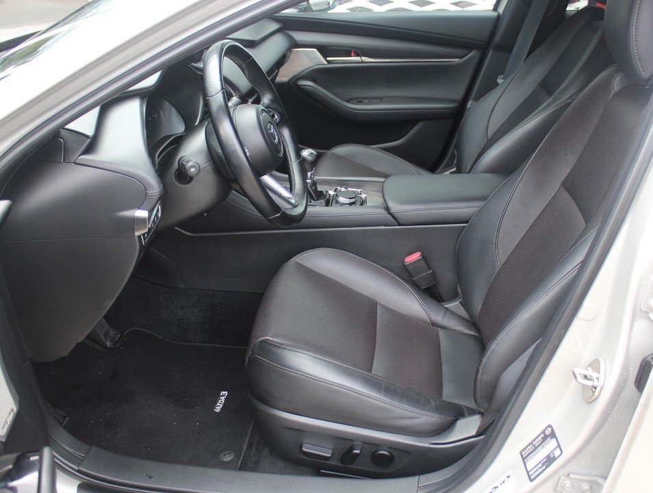 Fahrzeugabbildung Mazda 3 M-Hybrid G-150 Selection LEDER-S DES-P el.Sitzv. MATRIX RFK EPH SHZ LogIn