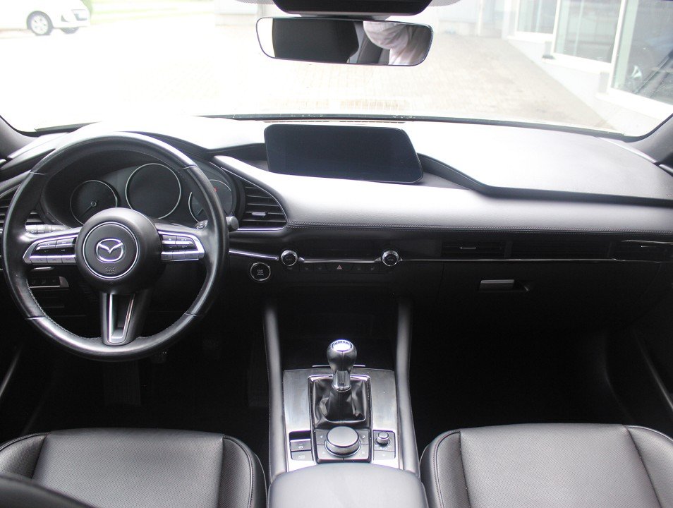 Fahrzeugabbildung Mazda 3 M-Hybrid G-150 Selection LEDER-S DES-P el.Sitzv. MATRIX RFK EPH SHZ LogIn