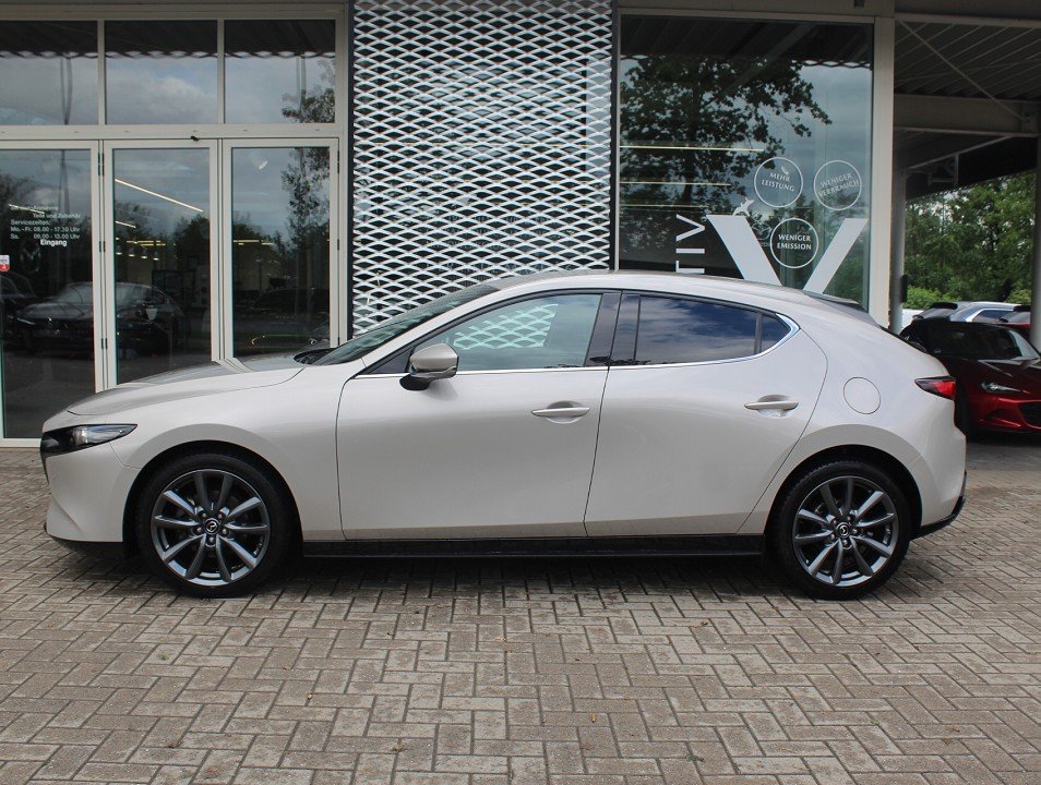 Fahrzeugabbildung Mazda 3 M-Hybrid G-150 Selection LEDER-S DES-P el.Sitzv. MATRIX RFK EPH SHZ LogIn