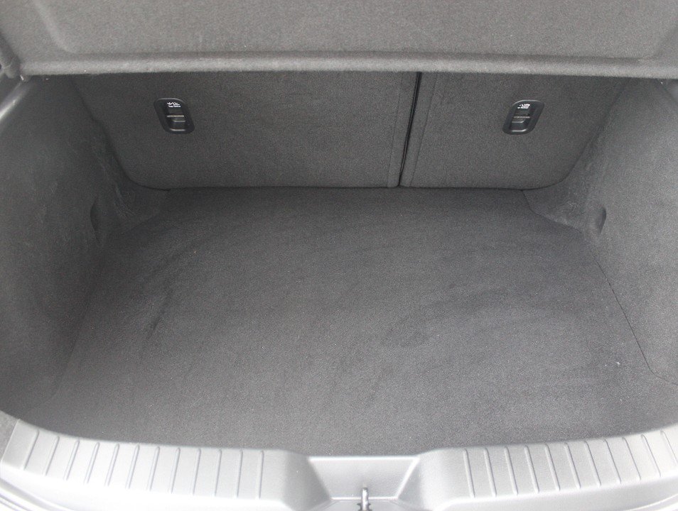 Fahrzeugabbildung Mazda 3 M-Hybrid G-150 Selection LEDER-S DES-P el.Sitzv. MATRIX RFK EPH SHZ LogIn