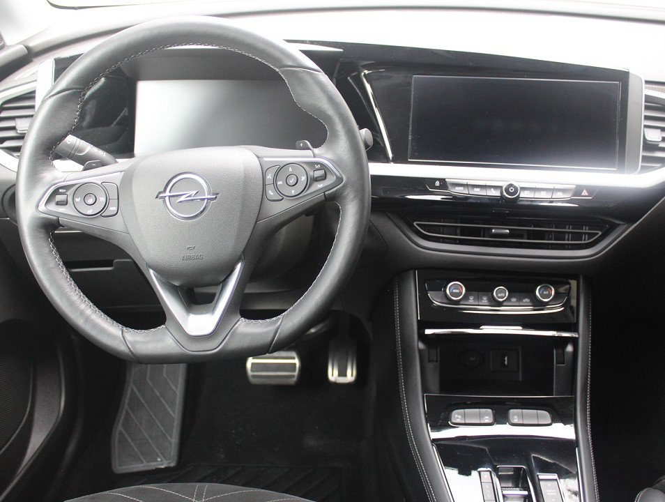 Fahrzeugabbildung Opel Grandland 1.5 CDTI AT GS-Line *AHK* NAVI ACAA LED 360° EPH SHZ LHZ
