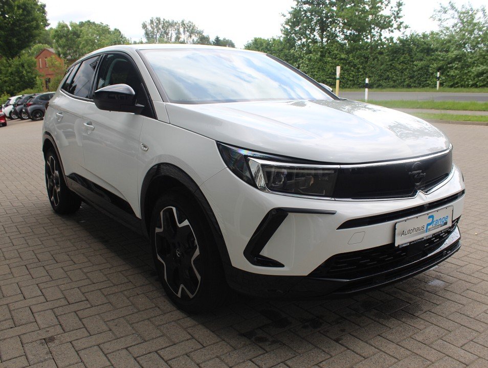 Fahrzeugabbildung Opel Grandland 1.5 CDTI AT GS-Line *AHK* NAVI ACAA LED 360° EPH SHZ LHZ